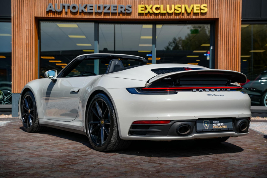 Porsche 911 Cabrio 3.0 Carrera Sportuitlaat Stoelverw. Camera LED 21''LM Krijt Grijs