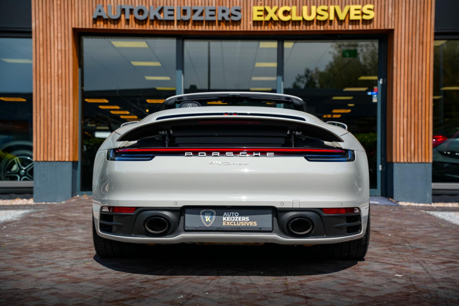 Porsche 911 Cabrio 3.0 Carrera Sportuitlaat Stoelverw. Camera LED 21''LM Krijt Grijs