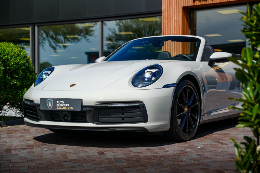 Porsche 911 Cabrio 3.0 Carrera Sportuitlaat Stoelverw. Camera LED 21''LM Krijt Grijs