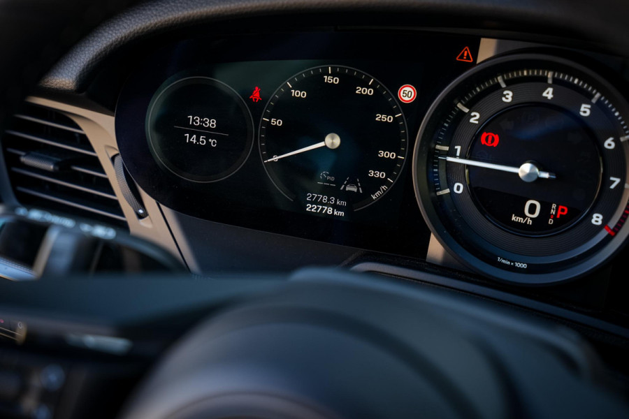 Porsche 911 Cabrio 3.0 Carrera Sportuitlaat Stoelverw. Camera LED 21''LM Krijt Grijs