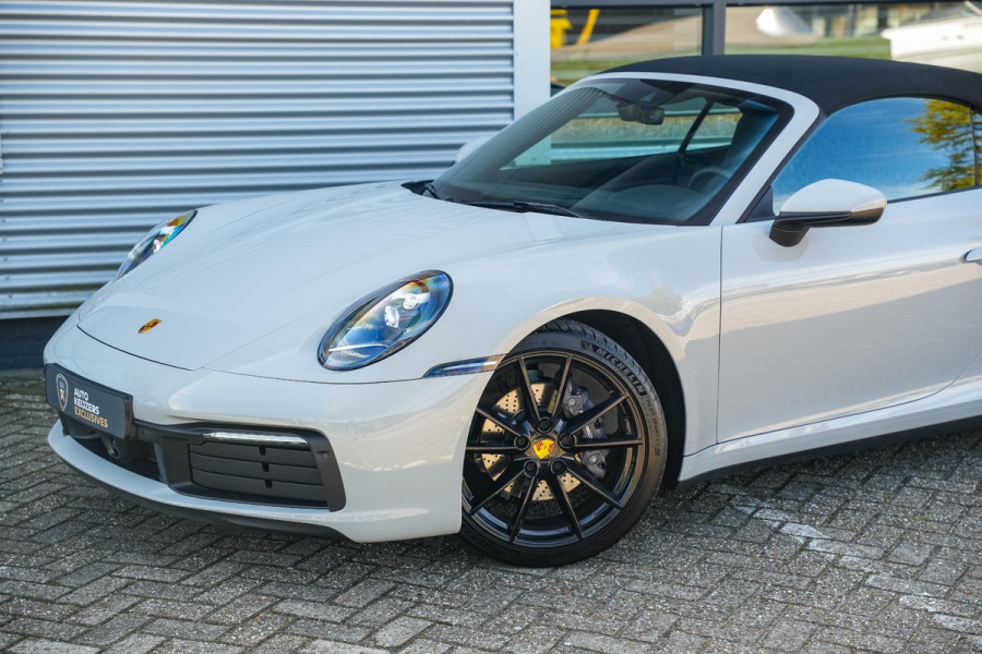 Porsche 911 Cabrio 3.0 Carrera Sportuitlaat Stoelverw. Camera LED 21''LM Krijt Grijs