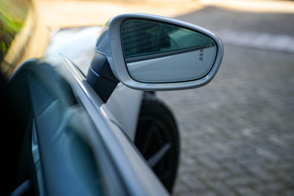 Porsche 911 Cabrio 3.0 Carrera Sportuitlaat Stoelverw. Camera LED 21''LM Krijt Grijs