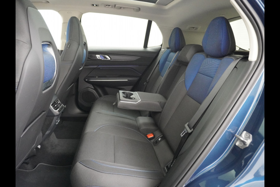 Lynk & Co 01 PHEV AUT-7 261pk Pano-Schuif-K-dak 20" 360°Camera Apple Carplay Android Auto Adaptive-Cr NaviPdc-a+v Ecc Keyless Led M-BuxPlug-I Elek.Memory.Stoel File assistent Dodehoek detector Elektrisch bedienbare achterklep Rijstrooksensor Wifi Verkeersbord detectie 425Nm koppel 3,6kw laadvermogen