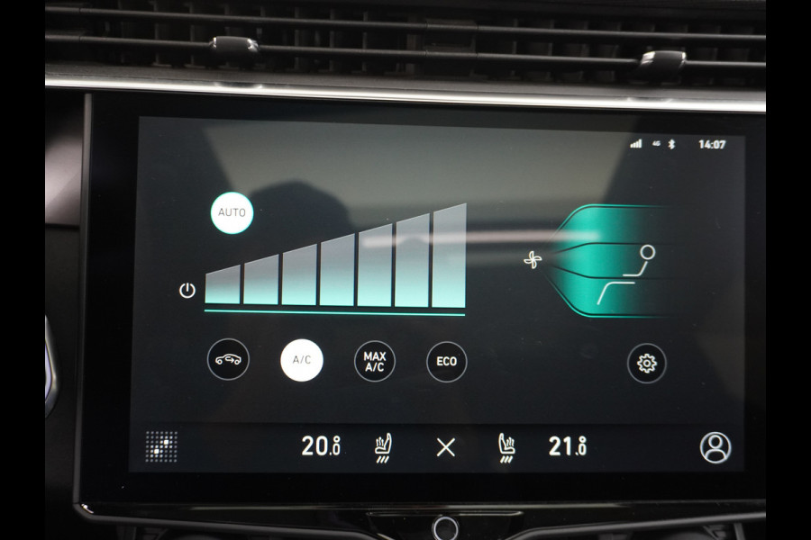 Lynk & Co 01 PHEV AUT-7 261pk Pano-Schuif-K-dak 20" 360°Camera Apple Carplay Android Auto Adaptive-Cr NaviPdc-a+v Ecc Keyless Led M-BuxPlug-I Elek.Memory.Stoel File assistent Dodehoek detector Elektrisch bedienbare achterklep Rijstrooksensor Wifi Verkeersbord detectie 425Nm koppel 3,6kw laadvermogen