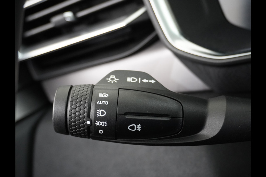 Lynk & Co 01 PHEV AUT-7 261pk Pano-Schuif-K-dak 20" 360°Camera Apple Carplay Android Auto Adaptive-Cr NaviPdc-a+v Ecc Keyless Led M-BuxPlug-I Elek.Memory.Stoel File assistent Dodehoek detector Elektrisch bedienbare achterklep Rijstrooksensor Wifi Verkeersbord detectie 425Nm koppel 3,6kw laadvermogen