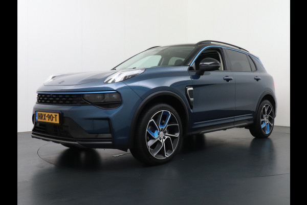 Lynk & Co 01 PHEV AUT-7 261pk Pano-Schuif-K-dak 20" 360°Camera Apple Carplay Android Auto Adaptive-Cr NaviPdc-a+v Ecc Keyless Led M-BuxPlug-I Elek.Memory.Stoel File assistent Dodehoek detector Elektrisch bedienbare achterklep Rijstrooksensor Wifi Verkeersbord detectie 425Nm koppel 3,6kw laadvermogen