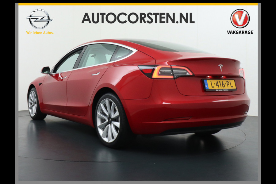 Tesla Model 3 RWD+ 60kWh 325PK **LFP ACCU** Ivoor Interieur 19"Lmv FSD-3 Comp. AutoPilot Leder PanoDak Adaptive-Cruise Lmv Camera's Elektr.-St Navi LED Comfortstoelen ACC DAB Keyless en Voorverwarmen interieur via App One-Pedal-Drive In zeer nette staat! Origineel Nederlandse auto tot 11kw laden thuis! Garantie Accu tot 30-6-2029 max 160.000km