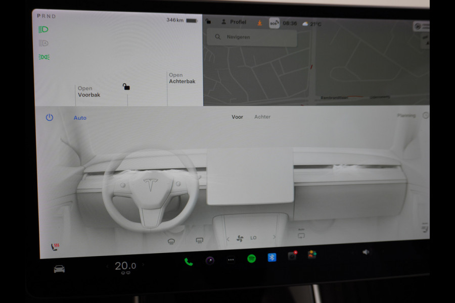 Tesla Model 3 RWD+ 60kWh 325PK **LFP ACCU** Ivoor Interieur 19"Lmv FSD-3 Comp. AutoPilot Leder PanoDak Adaptive-Cruise Lmv Camera's Elektr.-St Navi LED Comfortstoelen ACC DAB Keyless en Voorverwarmen interieur via App One-Pedal-Drive In zeer nette staat! Origineel Nederlandse auto tot 11kw laden thuis! Garantie Accu tot 30-6-2029 max 160.000km