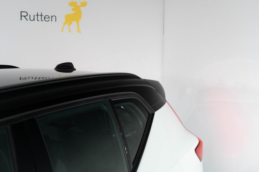 Volvo XC40 T5 262PK Automaat R-Design / Climate pack  / Park assist / Camera achter / Nubuck bekleding / Volvo On-Call