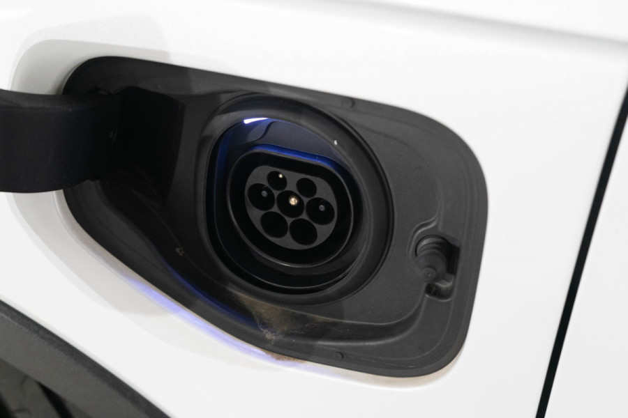 Volvo XC40 T5 262PK Automaat R-Design / Climate pack  / Park assist / Camera achter / Nubuck bekleding / Volvo On-Call