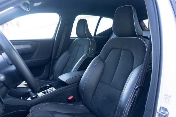 Volvo XC40 T5 262PK Automaat R-Design / Climate pack  / Park assist / Camera achter / Nubuck bekleding / Volvo On-Call