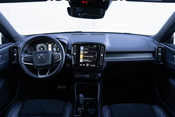 Volvo XC40 T5 262PK Automaat R-Design / Climate pack  / Park assist / Camera achter / Nubuck bekleding / Volvo On-Call