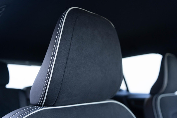 Volvo XC40 T5 262PK Automaat R-Design / Climate pack  / Park assist / Camera achter / Nubuck bekleding / Volvo On-Call