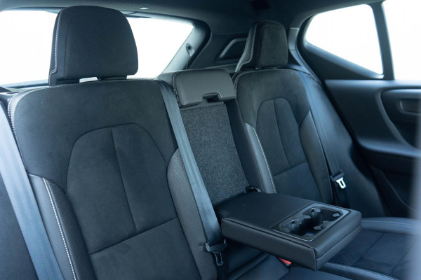 Volvo XC40 T5 262PK Automaat R-Design / Climate pack  / Park assist / Camera achter / Nubuck bekleding / Volvo On-Call