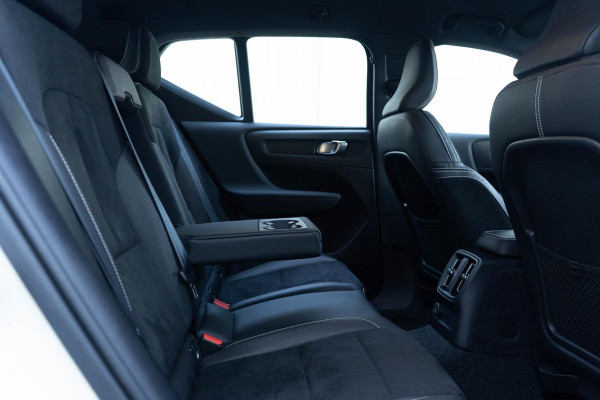Volvo XC40 T5 262PK Automaat R-Design / Climate pack  / Park assist / Camera achter / Nubuck bekleding / Volvo On-Call