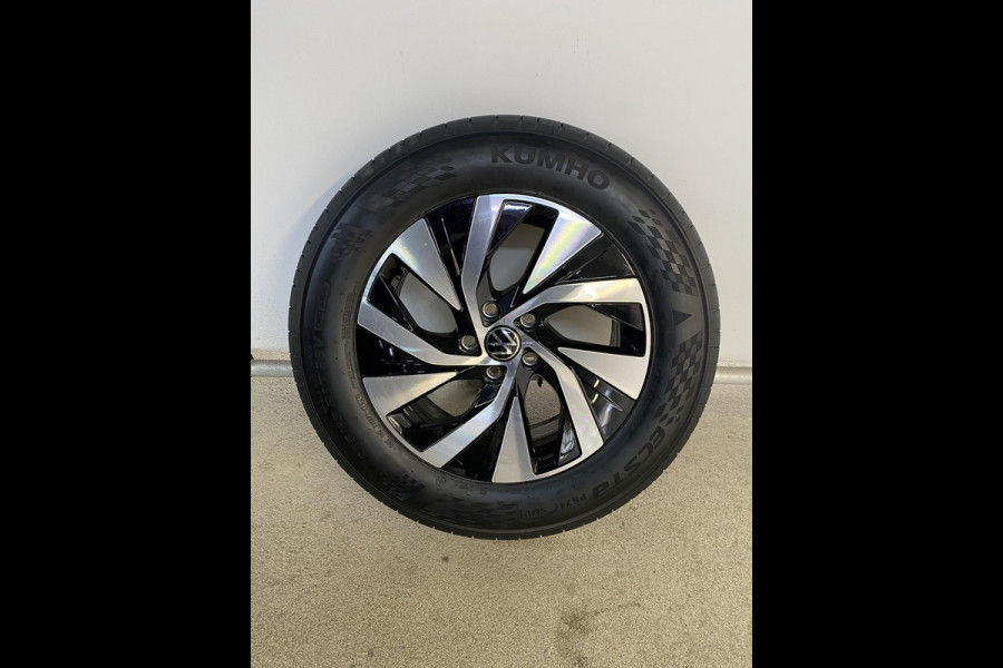 Volkswagen Tiguan 1.5 eHybrid Life Edition 204 pk Automaat (DSG) | Navigatie | Elektr. trekhaak | Parkeersensoren (Park assist) | Achteruitrijcamera | Adaptieve cruise control | Stoelverwarming |