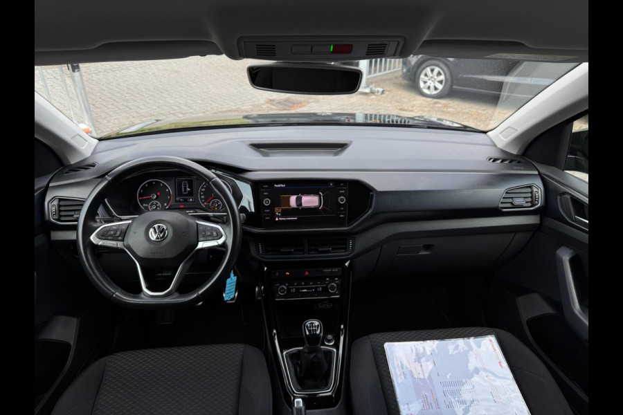 Volkswagen T-Cross 1.0 TSI Life Business United STOELVERW. / ACC / 4-SEIZ. BAND / ECC / CARPLAY / WEINIG KM'S