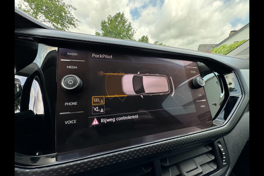 Volkswagen T-Cross 1.0 TSI Life Business United STOELVERW. / ACC / 4-SEIZ. BAND / ECC / CARPLAY / WEINIG KM'S