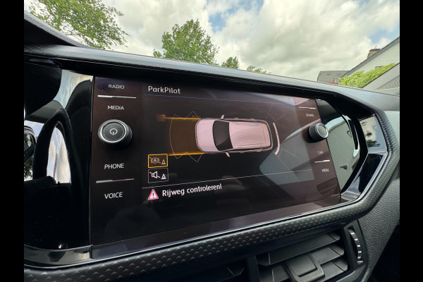 Volkswagen T-Cross 1.0 TSI Life Business United STOELVERW. / ACC / 4-SEIZ. BAND / ECC / CARPLAY / WEINIG KM'S