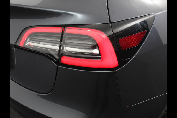 Tesla Model 3 Standard RWD Plus 60 kWh | Leder | Navigatie | PDC VA | Camera | 19" LM Velgen