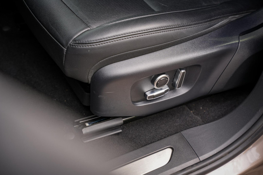 Land Rover Range Rover Evoque 1.5 P300e AWD R-Dynamic S 360 Camera Stoelverw. Leer Navigatie DAB+ Lane Assist