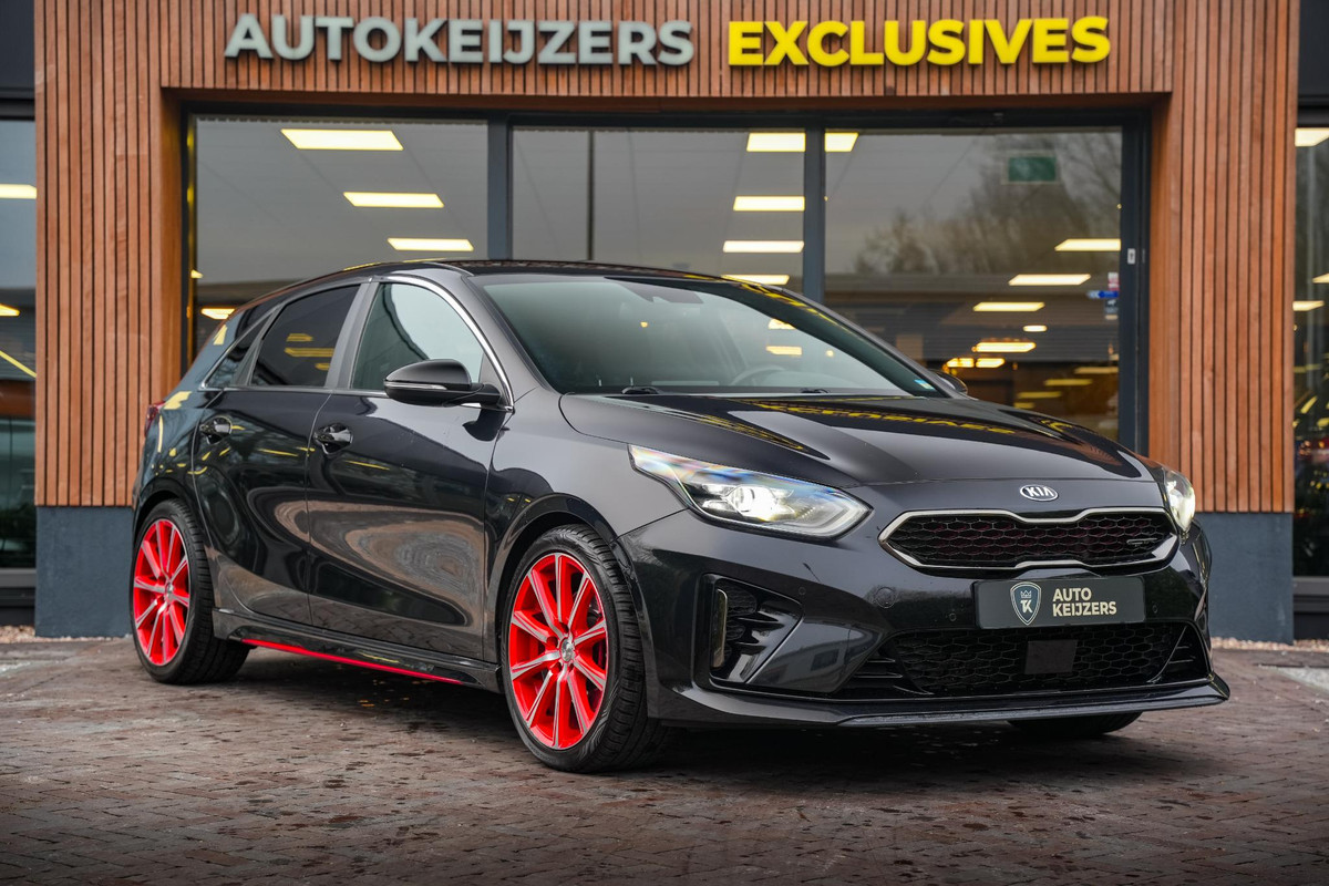 Kia Ceed 1.6 T-GDi GT Keyless Stuurverw. Alcantara Lane Assist LED 18''LM Kia Ceed 1.6 T-GDi GT Keyless Stuurverw. Alcantara Lane Assist LED 18''LM