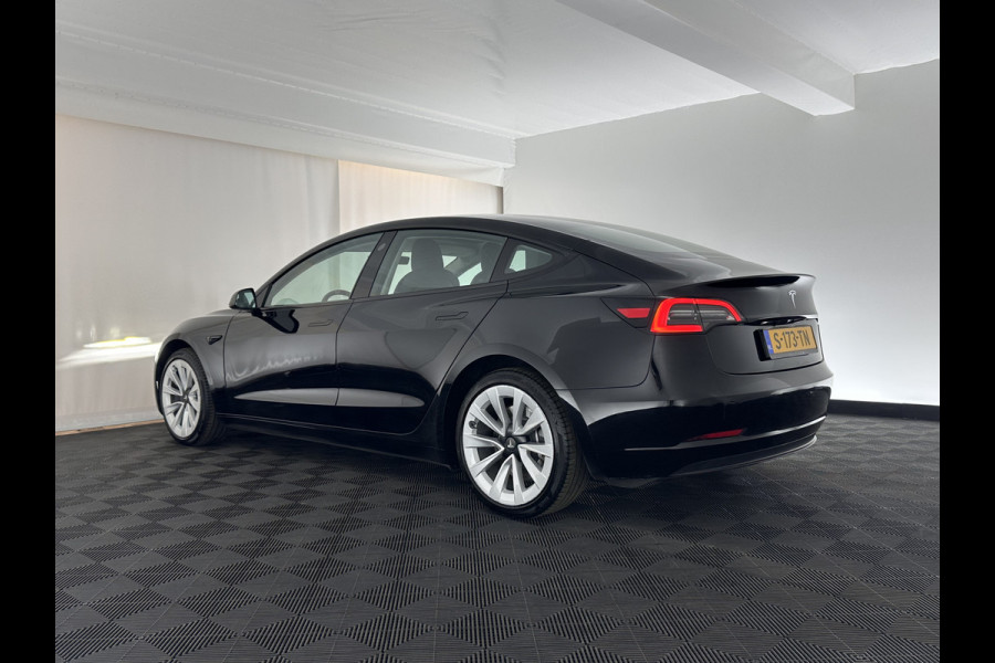 Tesla Model 3 Standard RWD Plus 60 kWh (INCL-BTW) Aut. *PANO | AUTO-PILOT | FULL-LEATHER | KEYLESS | FULL-LED | MEMORY-PACK | SURROUND-VIEW | DAB | CARPLAY | DIGI-COCKPIT | LANE-ASSIST | COMFORT-SEATS | 19"ALU*