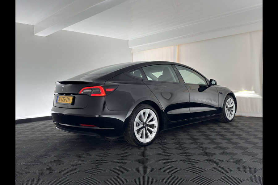 Tesla Model 3 Standard RWD Plus 60 kWh (INCL-BTW) Aut. *PANO | AUTO-PILOT | FULL-LEATHER | KEYLESS | FULL-LED | MEMORY-PACK | SURROUND-VIEW | DAB | CARPLAY | DIGI-COCKPIT | LANE-ASSIST | COMFORT-SEATS | 19"ALU*
