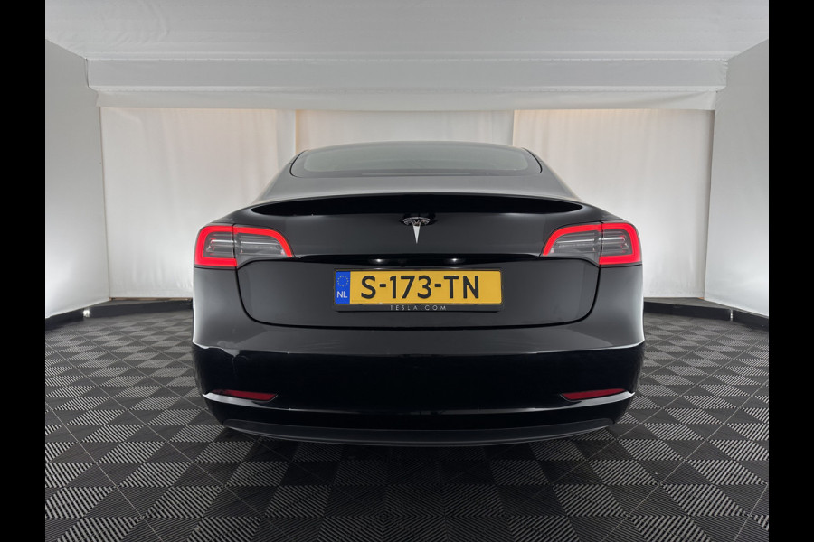 Tesla Model 3 Standard RWD Plus 60 kWh (INCL-BTW) Aut. *PANO | AUTO-PILOT | FULL-LEATHER | KEYLESS | FULL-LED | MEMORY-PACK | SURROUND-VIEW | DAB | CARPLAY | DIGI-COCKPIT | LANE-ASSIST | COMFORT-SEATS | 19"ALU*
