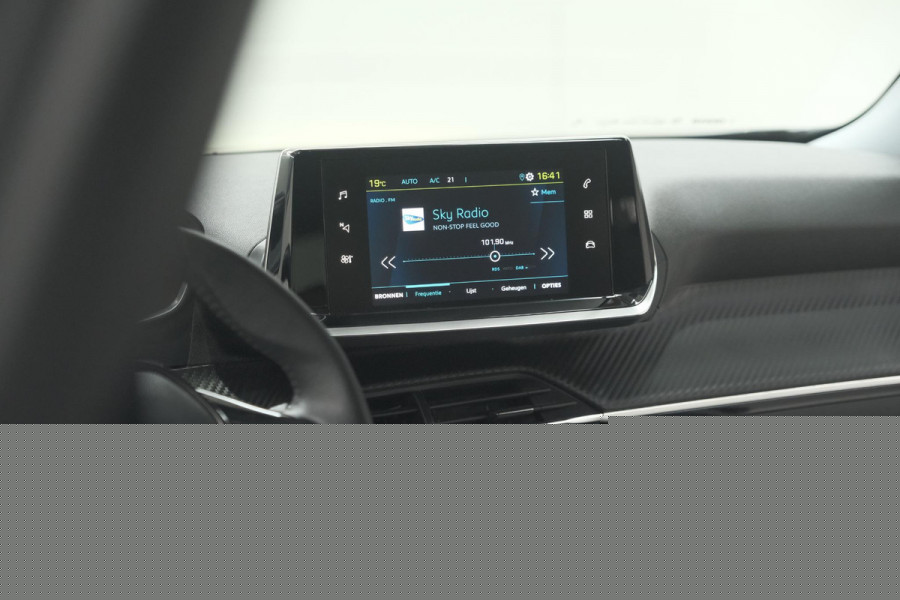 Peugeot e-2008 EV Allure 50 kWh | 3 Fase Laadfunctie | Camera | Navigatie | Parkeersensoren | Apple Carplay