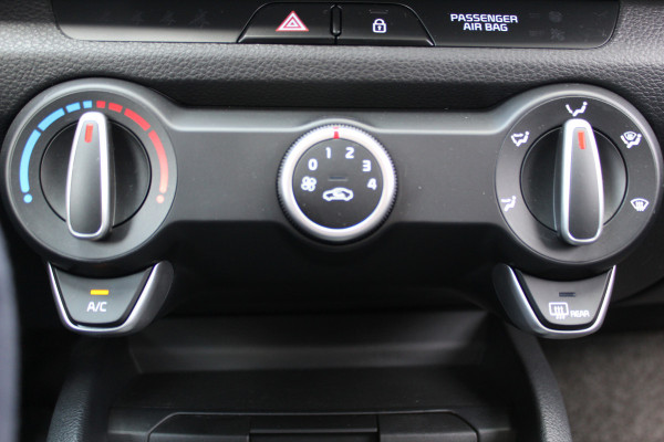 Kia Rio 1.0-100pk T-GDi AUTOMAAT ComfortLine Airco, Parkeersensoren achter, Bluetooth, stoel-en stuurwielverwarming, DAB+ radio