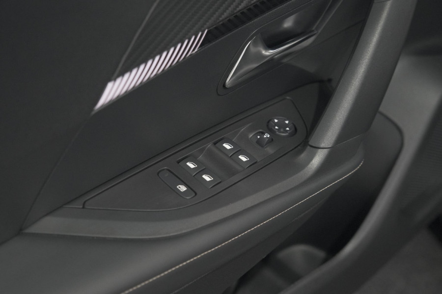 Peugeot 2008 Hybrid 136 e-DCS6 Allure | 360 Camera | Adaptieve Cruise Control | Dodehoekdetectie | Navigatie