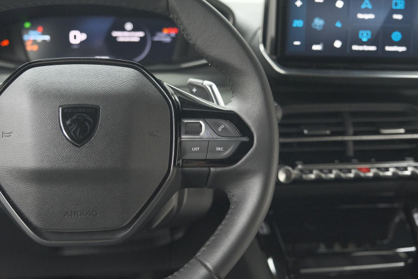 Peugeot 2008 Hybrid 136 e-DCS6 Allure | 360 Camera | Adaptieve Cruise Control | Dodehoekdetectie | Navigatie