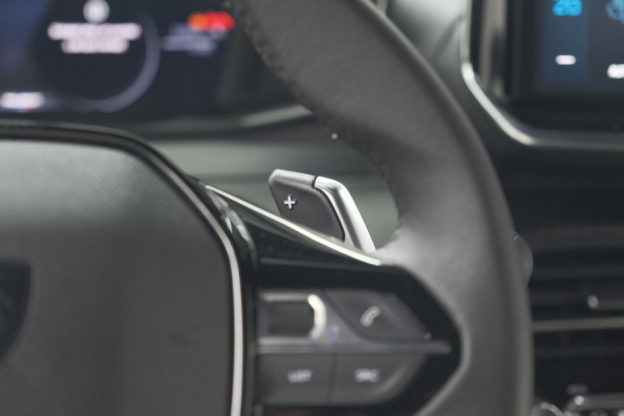 Peugeot 2008 Hybrid 136 e-DCS6 Allure | 360 Camera | Adaptieve Cruise Control | Dodehoekdetectie | Navigatie