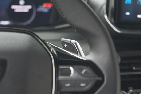 Peugeot 2008 Hybrid 136 e-DCS6 Allure | 360 Camera | Adaptieve Cruise Control | Dodehoekdetectie | Navigatie