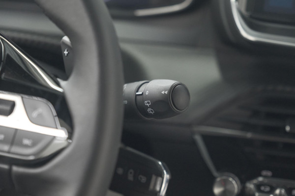 Peugeot 2008 Hybrid 136 e-DCS6 Allure | 360 Camera | Adaptieve Cruise Control | Dodehoekdetectie | Navigatie