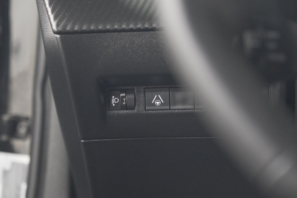 Peugeot 2008 Hybrid 136 e-DCS6 Allure | 360 Camera | Adaptieve Cruise Control | Dodehoekdetectie | Navigatie