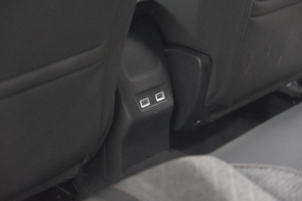 Peugeot 2008 Hybrid 136 e-DCS6 Allure | 360 Camera | Adaptieve Cruise Control | Dodehoekdetectie | Navigatie