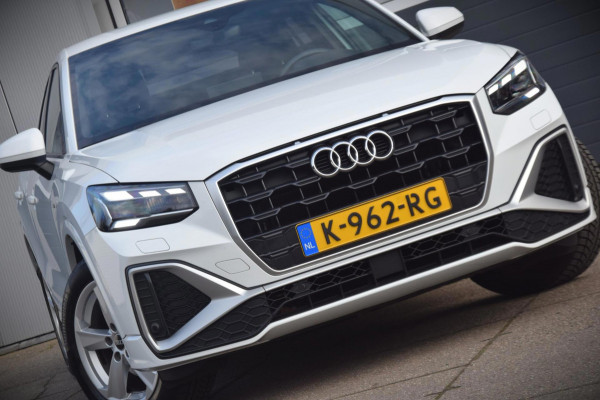 Audi Q2 35 TFSI S Edition CAMERA/VERWARMDE VOORSTOELEN/S-LINE EXTERIEUR