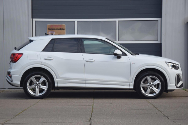 Audi Q2 35 TFSI S Edition CAMERA/VERWARMDE VOORSTOELEN/S-LINE EXTERIEUR