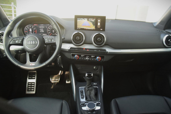 Audi Q2 35 TFSI S Edition CAMERA/VERWARMDE VOORSTOELEN/S-LINE EXTERIEUR