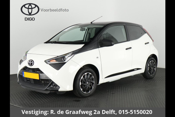 Toyota Aygo 1.0 VVT-i X-Play Bi-Tone | Apple Carplay & AndroidAUTO | Camera | Privacy Glass |
