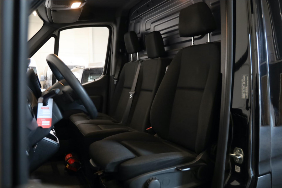 Mercedes-Benz Sprinter 314 CDI L3/H2 AUTOMAAT ZWART CAMERA CARPLAY CLIMA/AIRCO BLIS/DODEHOEK MBUX LEASE V/A €187,- P.M. INRUIL MOG
