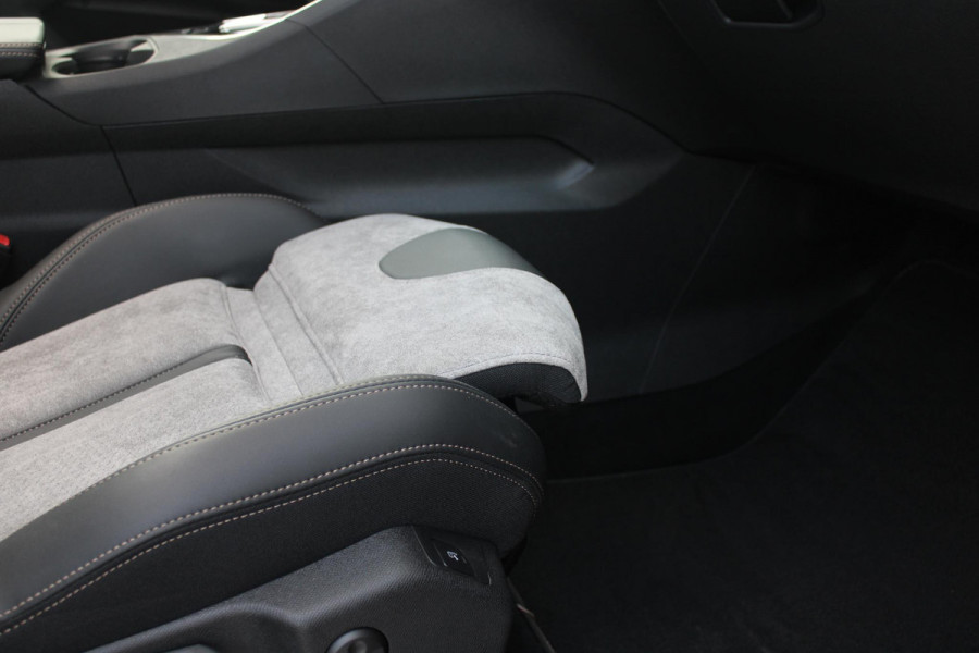 Peugeot 3008 1.6 HYbrid4 300PK GT PACK BUSINESS | PANORAMISCH SCHUIF/KANTEL DAK | NICHT VISION | AFNEEMBARE TREKHAAK | ELEKTRISCH BEDIENBARE VOORSTOEL MET MASSAGE FUNCTIE | ALCANTARA BEKLEDING | STOEL/VOORRUIT RAND VERWARMING | FULL LED KOPLAMPEN | BLACK PACK | 19" LICHTMETALEN VELGEN | APPLE CARPLAY/ANDROID AUTO | NAVIGATIE | CLIMATE CONTROL | ADAPTIVE CRUISE CONTROL | KEYLESS ENTRY/START | ELEKTRISCH BEDIENBARE ACHTERKLEP |