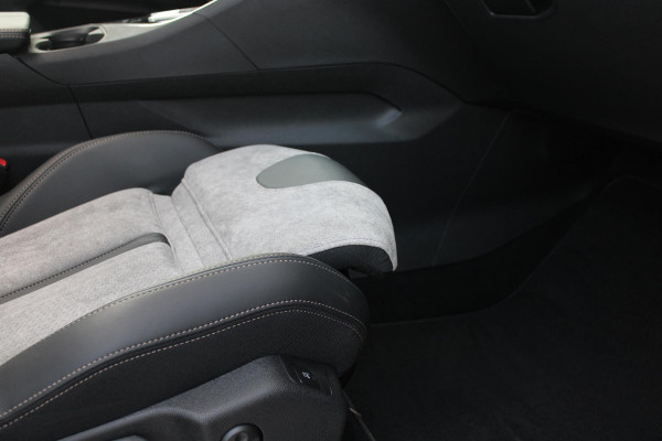 Peugeot 3008 1.6 HYbrid4 300PK GT PACK BUSINESS | PANORAMISCH SCHUIF/KANTEL DAK | NICHT VISION | AFNEEMBARE TREKHAAK | ELEKTRISCH BEDIENBARE VOORSTOEL MET MASSAGE FUNCTIE | ALCANTARA BEKLEDING | STOEL/VOORRUIT RAND VERWARMING | FULL LED KOPLAMPEN | BLACK PACK | 19" LICHTMETALEN VELGEN | APPLE CARPLAY/ANDROID AUTO | NAVIGATIE | CLIMATE CONTROL | ADAPTIVE CRUISE CONTROL | KEYLESS ENTRY/START | ELEKTRISCH BEDIENBARE ACHTERKLEP |