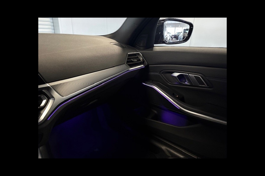 BMW 3 Serie Touring 320i M SPORTPAKKET-ACC-SPORTSTOELEN-CAMERA-COMPLEET
