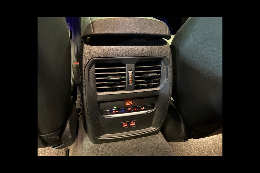 BMW 3 Serie Touring 320i M SPORTPAKKET-ACC-SPORTSTOELEN-CAMERA-COMPLEET