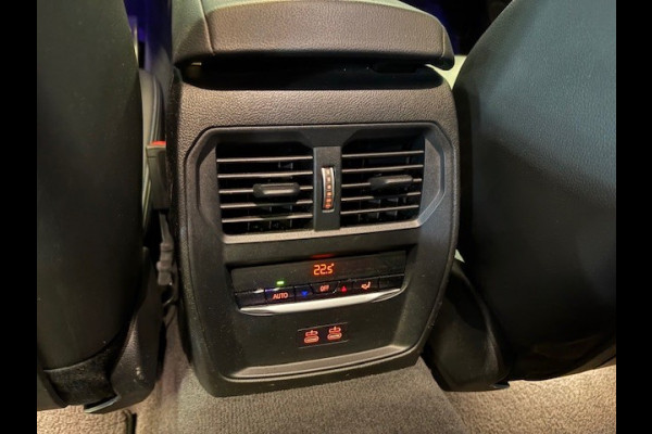 BMW 3 Serie Touring 320i M SPORTPAKKET-ACC-SPORTSTOELEN-CAMERA-COMPLEET