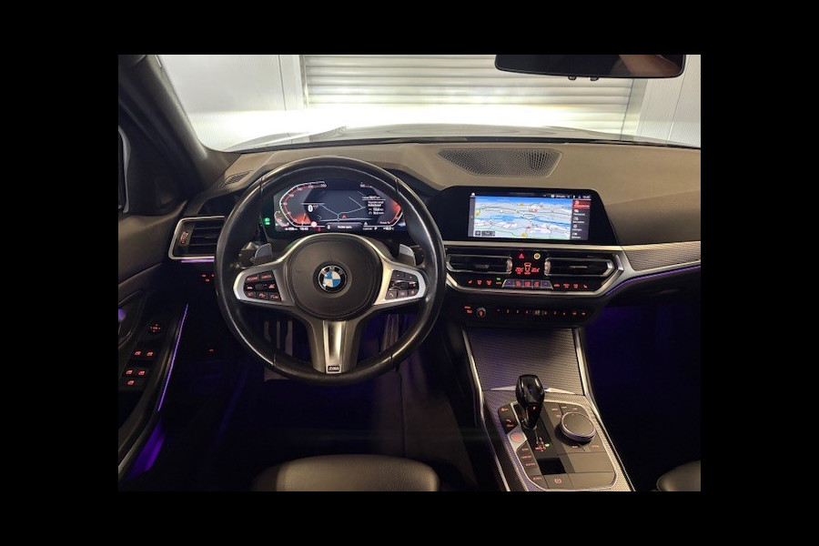 BMW 3 Serie Touring 320i M SPORTPAKKET-ACC-SPORTSTOELEN-CAMERA-COMPLEET
