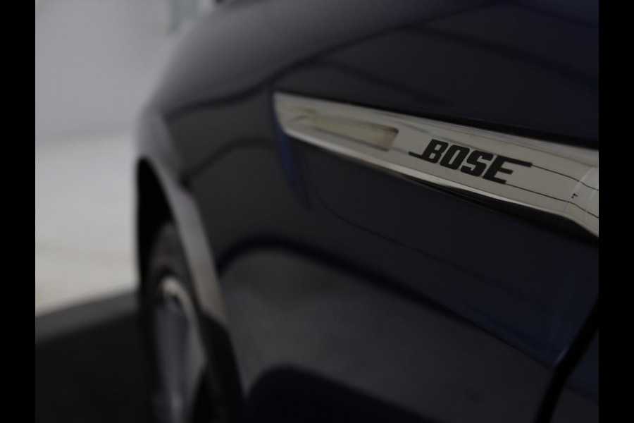Renault Mégane 1.2 TCe Bose | Trekhaak | Half leder | Camera | Massage | Navigatie | Climate control | Park Assist | Cruise control | Keyless